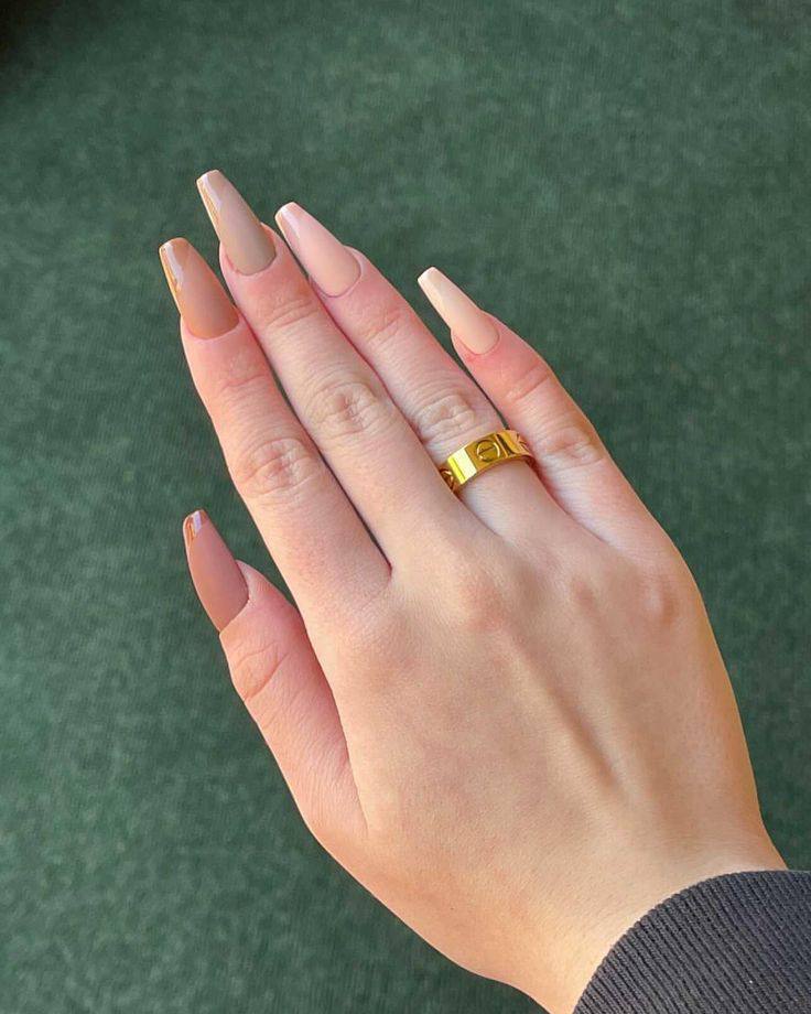 Cartier Ring
Non tarnished 
Size 
6,7,8,9
50 dhs❣️
normal Box 🎁

65 dhs❣️
Master Box🎁

Zain48
💙💙💙