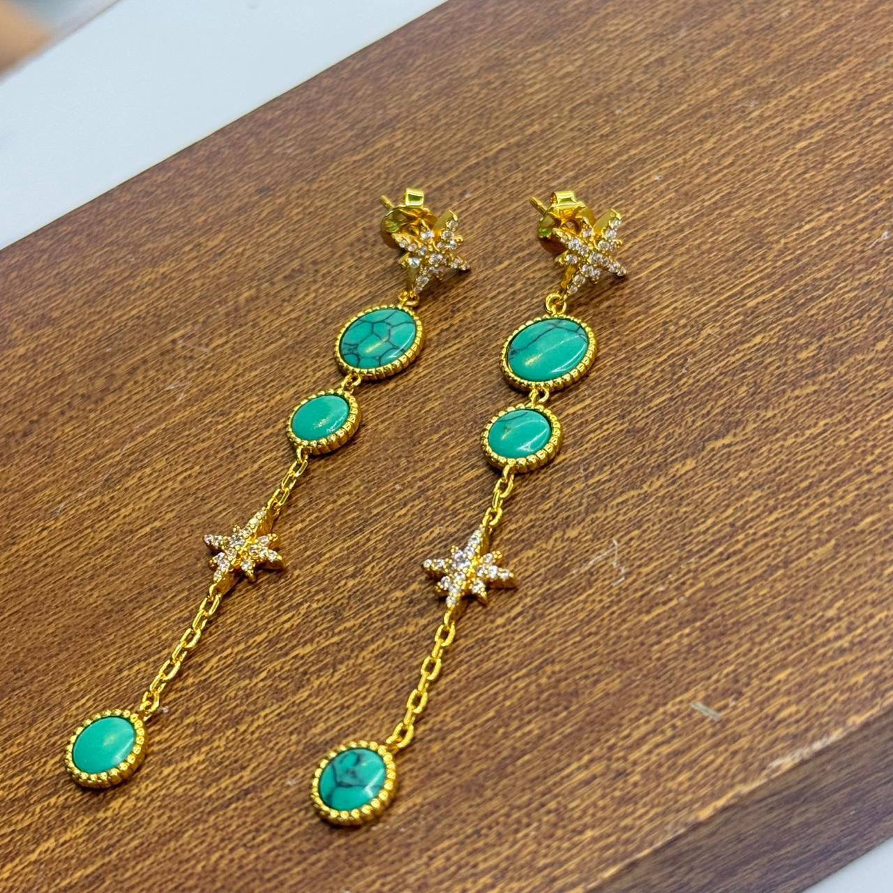 Apm SET ❤️‍🔥*
Necklace 🍁
Earring🔥
Bracelet 🌸
With normal boxes 📦 
200 dhs🪙🌨️
With master box 🗃️ 
220 dhs🪙🌨️

Zain216
♥️♥️♥️