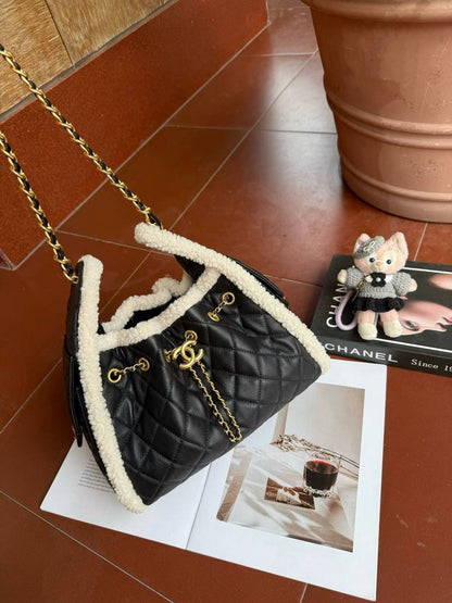 Chanel
360 dhs✅
Master🌺🌺

Zain153
♥️♥️♥️
