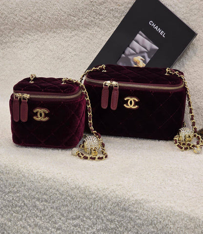 Chanel Vanity 
Master
    17Cm  220 dhs❣️
    Micro   210 dhs❣️
💼 Good Quality 💼

Zain131
♥️♥️♥️