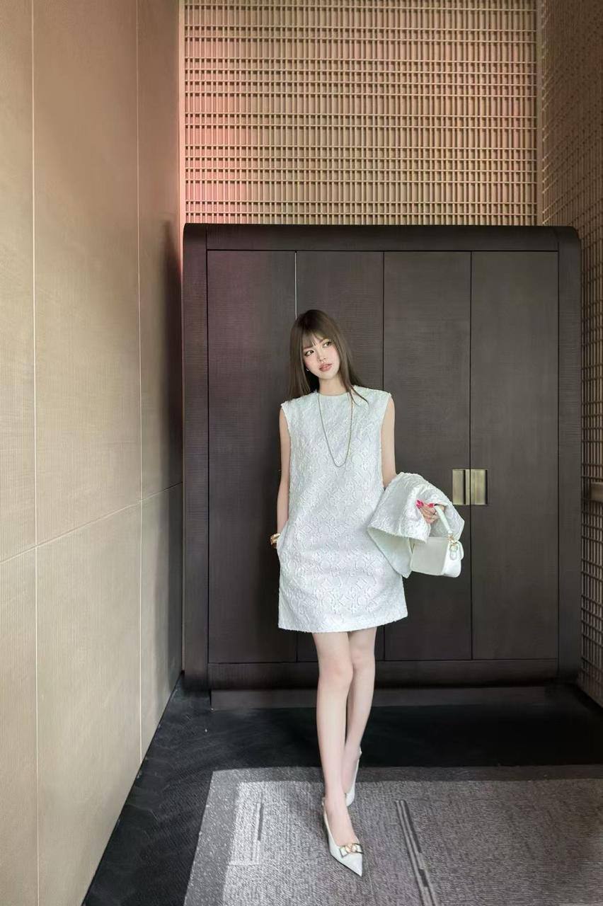 *New collections     
190 dhs🪙
*good  quality  
*Sizes:S M L * 
*AVAILABLE NOW*🥰🛍️🛍️

Zain231
♥️♥️♥️