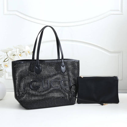 GUCCI BEACH BAG 
NEW CAME  GOOD QUALITY 
WITH POUCH
120 dhs🇦🇪

Zain39
♥️♥️♥️