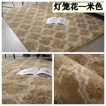Velvet carpet 
Washing machine you can wash .
Good quality strong for long time !!
Size 160*210
120 dhs✅

Zain99
♥️♥️♥️