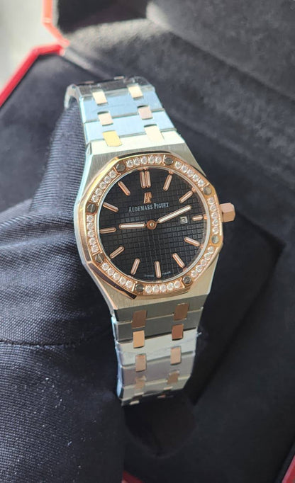 Ap watch for ladies 
good quality 
220 dhs💓

Zain59
♥️♥️♥️