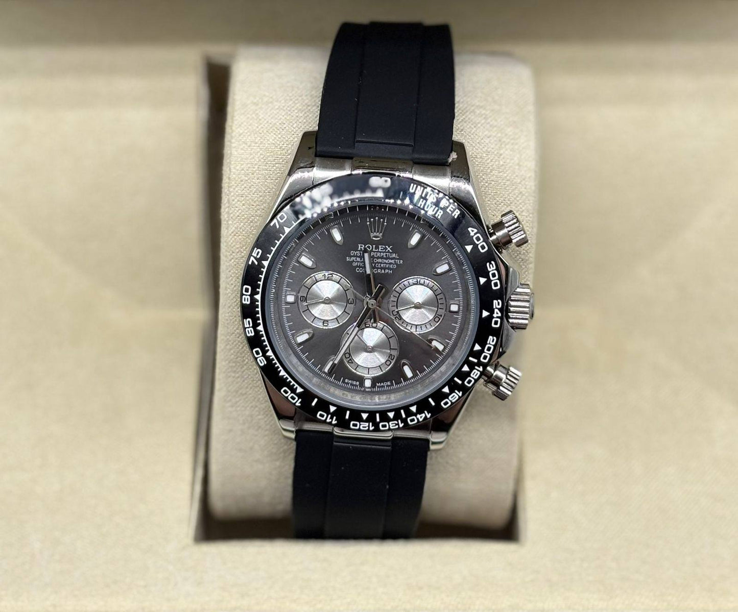 Rolex
male moneyautomatic----🌹🌹🌹

270 dhs❣️
____BOX ______🎁🎁🎁

Zain108
♥️♥️♥️