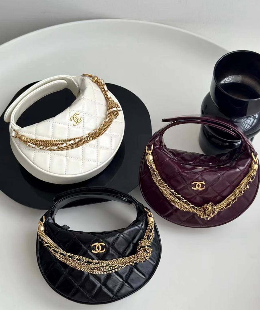 Chanel
100 dhs🌺
Good-quality 

with box
🎁🎁🎁

Zain35
♥️♥️♥️