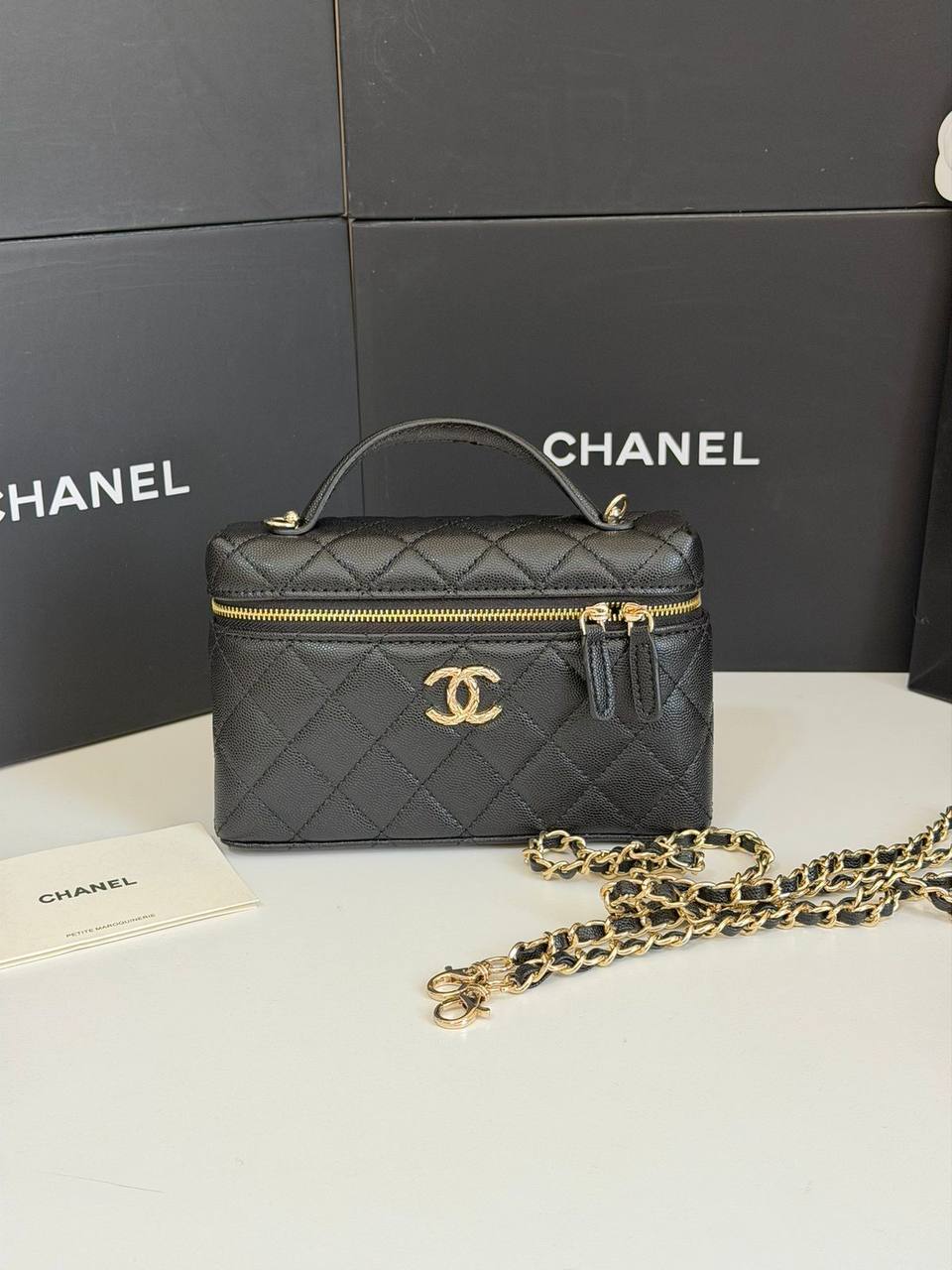 Chanel
Master🌺
240 dhs✅

Zain134
♥️♥️♥️