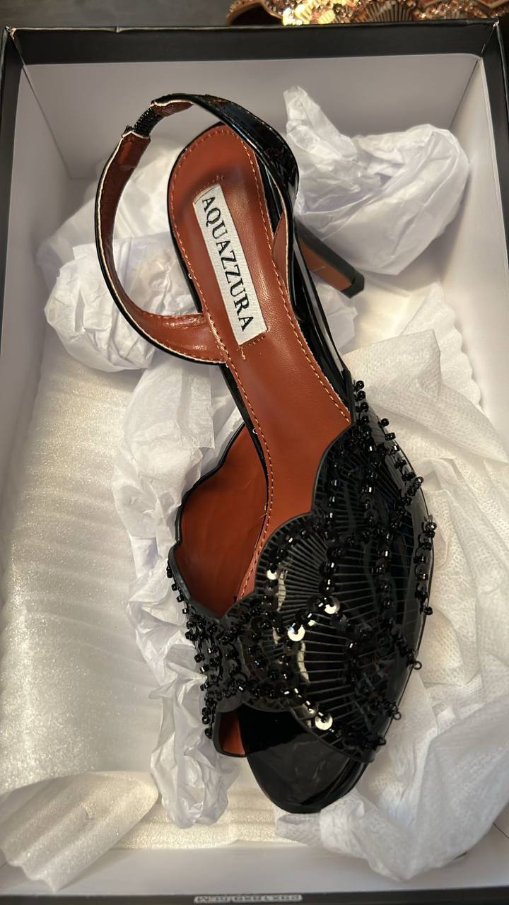 Aquazzura

size 36 to 41
140 dhs✅

Zain146
♥️♥️♥️