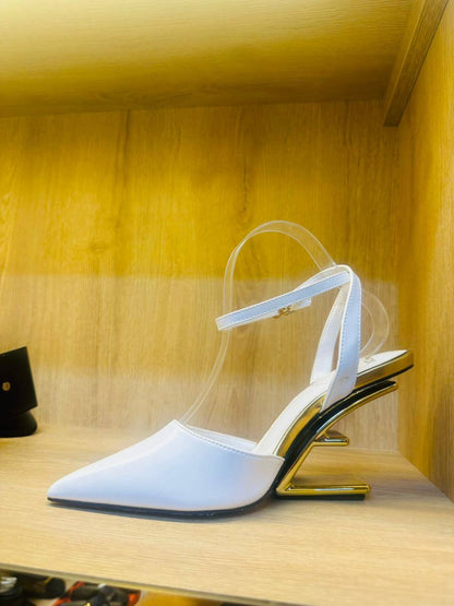 Roger Vivier
Size 36-41 
120 dhs❣️

Zain132
♥️♥️♥️