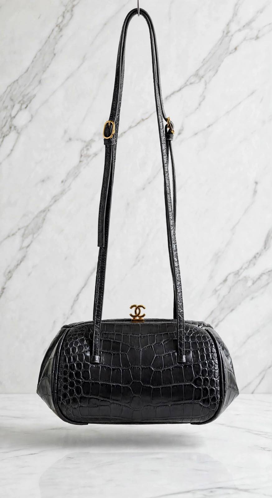CHANEL
Clutch With Leather Strap Crocodile Calfskin

Master Quality
12*28*13 cm 
With Box

330 dhs 

Zain295
♥️♥️♥️