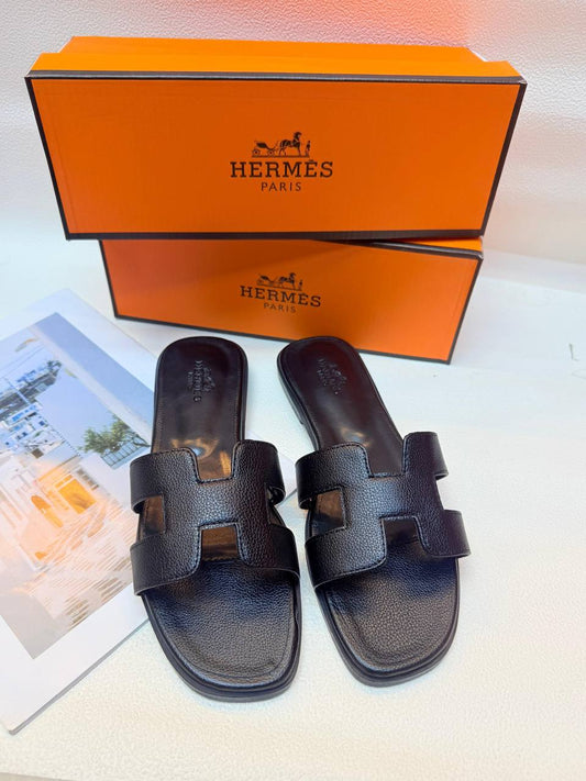 Hermes 
Size 36to41
65 dhs🪙🖤

Zain236
♥️♥️♥️