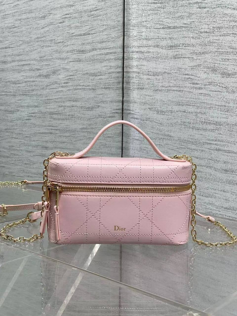 Dior 
new collection ✅*
*Size 18 cm*
For Price 👇 WhatsApp✅
0568585901 
0507557372
0552275751 Owner Zain 👌

Zain274
♥️♥️♥️