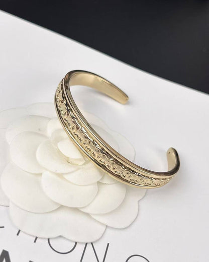Chanel
Bangle
60 dhs🪙

Zain89
♥️♥️♥️