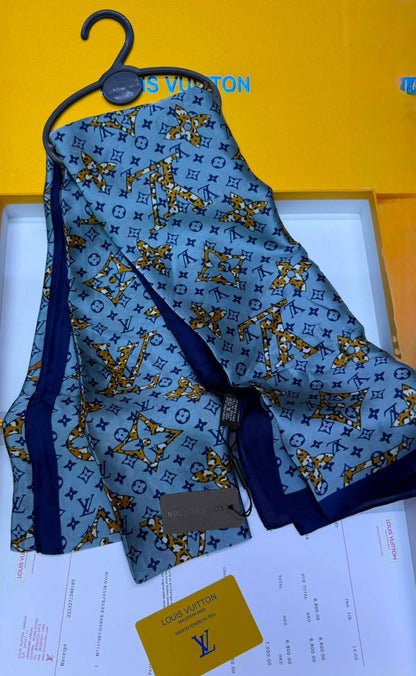Silk scarf 

40 dhs🇦🇪  
no box

60 dhs🇦🇪 with box

Zain93
♥️♥️♥️