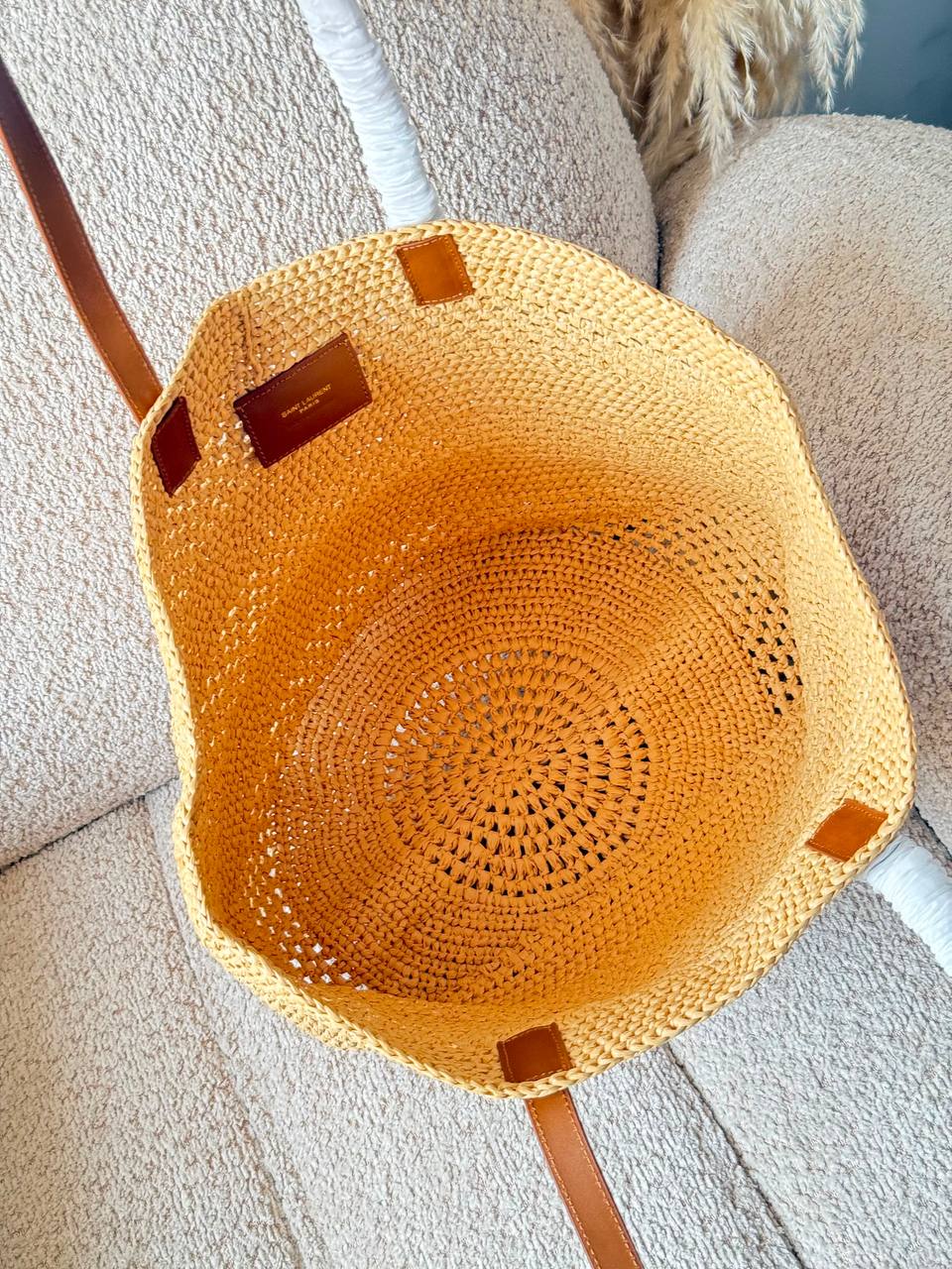 *Saint Laurent beach bag🏝️🤩*
YSL
*Size: 32cm*

*Super high quality*😉👌🏼🧶
For Price 👇 WhatsApp✅
0568585901 
0507557372
0552275751 Owner Zain 👌

Zain235
♥️♥️♥️