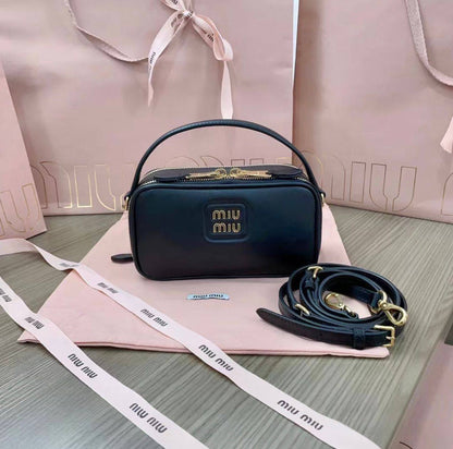 MIU MIU 

 GOOD QUALITY 

WITH BOX  🎁

90 dhs✅

Zain295
♥️♥️♥️
