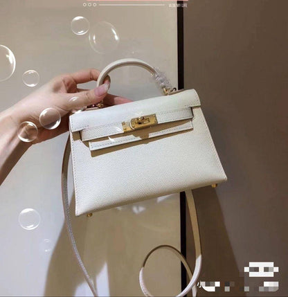Hermes Killy
1⃣️ First quality +🎁
Size : 20.5 *14 cm
85 dhs❤️
with box🎁

Zain115
♥️♥️♥️