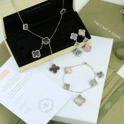 VCA SET
MASTER✨💫
6 FLOWER NECKLACE
5 FLOWER BRACELET
3 FLOWER EARRINGS
WITH BOX AND PAPER BAG🛍️🎁
 230 DHS🇦🇪🇦🇪✨💫

Zain89
❣️❣️❣️