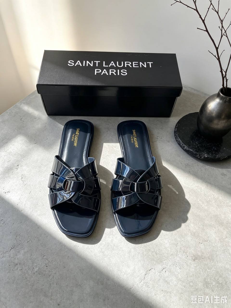 YSL 
65 dhs🇦🇪🇦🇪
size 👉36…..41

Zain161
♥️♥️♥️