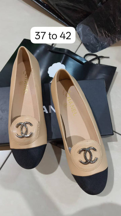Chanel 

Size 37 to 42(size little big)

110 dhs🇦🇪🇦🇪

Zain146
♥️♥️♥️