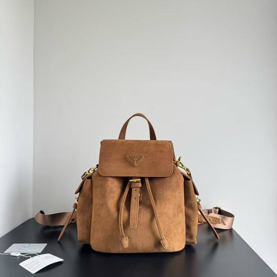 PRADA
 BACKPACK 
COPY ONE 
160 dhs✅

Zain39
♥️♥️♥️