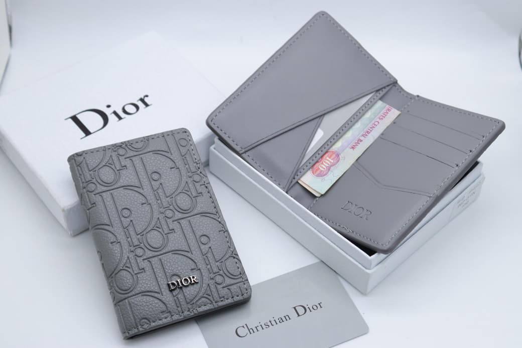 Dior Wallet 

65 dhs🇦🇪🇦🇪

With Box

Zain33
♥️♥️♥️