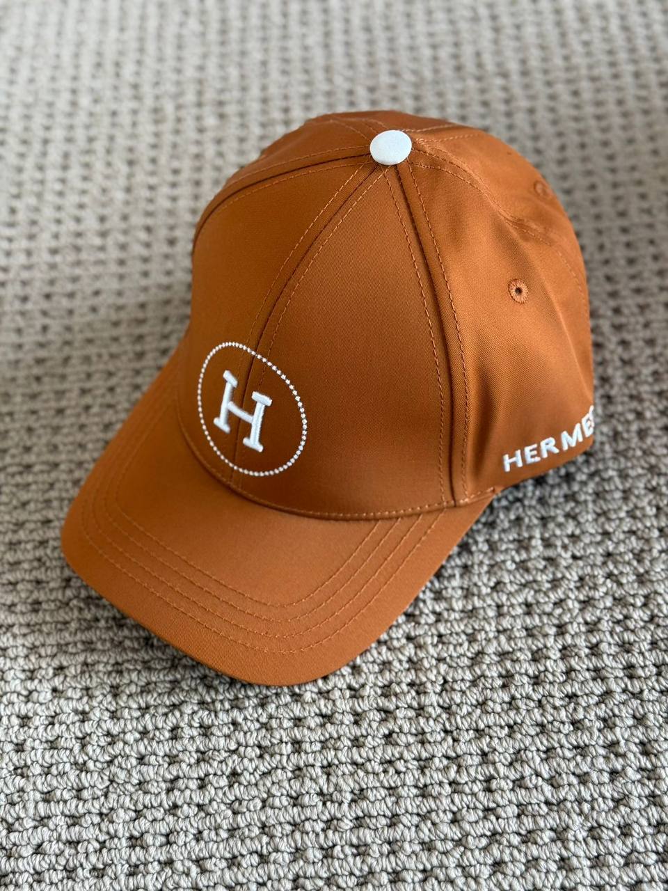 GUCCI - Hermes - Burberry
*Unisex cap 🧢* 
*Master quality* 
180 dhs🇦🇪

Zain179
♥️♥️♥️