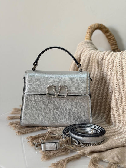 Valentino 
Super master quality aaa

For Price 👇 WhatsApp✅
0568585901 
0507557372
0552275751 Owner Zain 👌

Zain315
♥️♥️♥️