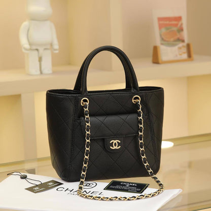 Chanel

100 dhs🇦🇪

with box
size 25cm

Zain26
♥️♥️♥️