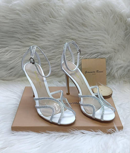 GianVito Rossi 
QUALITY…master🤗
SIZE  ……… 36-42🥳
360 dhs✅

Zain119
♥️♥️♥️