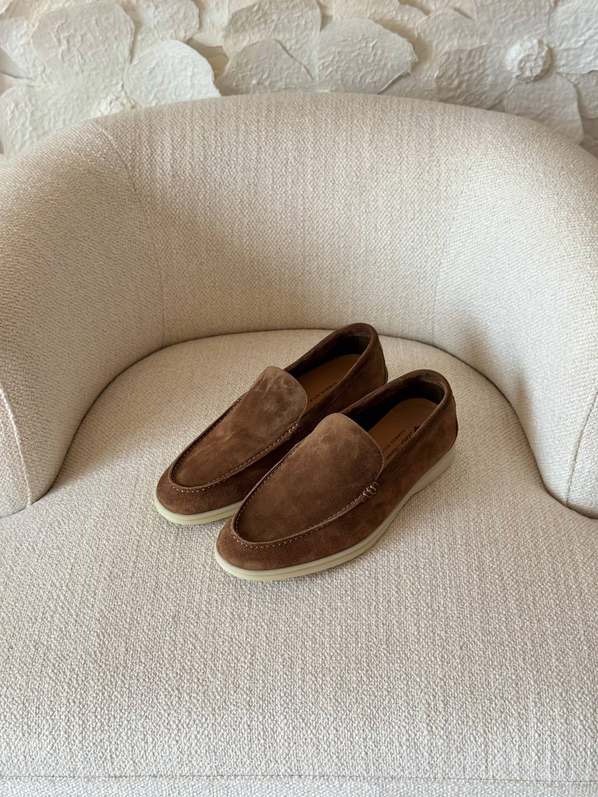 LORO SUMMER 

WALK AAA quality

SIZE: 40 to 47 

430 dhs🇦🇪🇦🇪🇦🇪
Zain185
♥️♥️♥️