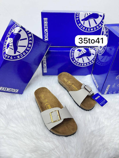 BRIKENSTOCK 

SIZE mention on picture 
105 dhs🇦🇪🇦🇪

Zain21
♥️♥️♥️