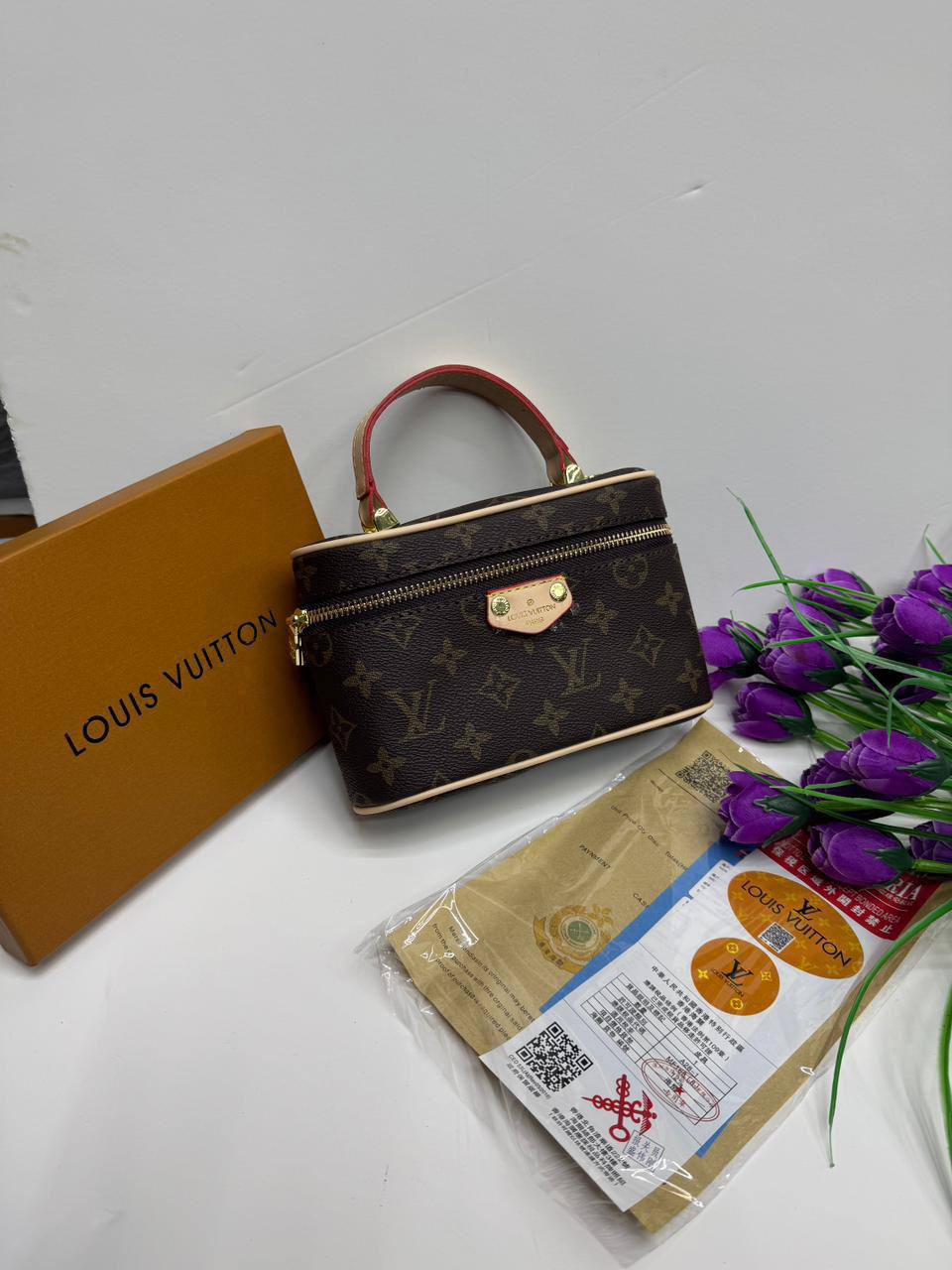 LV
New Model
90 dhs💓

with box🎁🎁🎁

Good Quality

Zain177
♥️♥️♥️