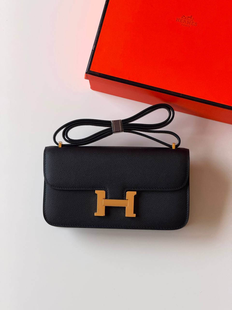 Hermes constance 23cm 
super Master quality ✅with box📦
490 dhs🇦🇪🇦🇪

Zain52
♥️♥️♥️