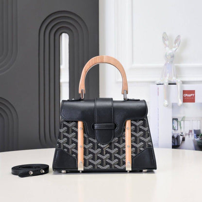 Goyard 

with box🎁🎁🎁

size：21×14×9
115 dhs💓

Zain114
♥️♥️♥️