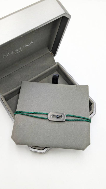 Messika
*Master Quality* 
*F. Bracelet*
50 dhs✅ with Normal Box 🎁
65 dhs✅ with Good Box 🎁
110 dhs✅ with Master Box 🎁

Zain210
♥️♥️♥️