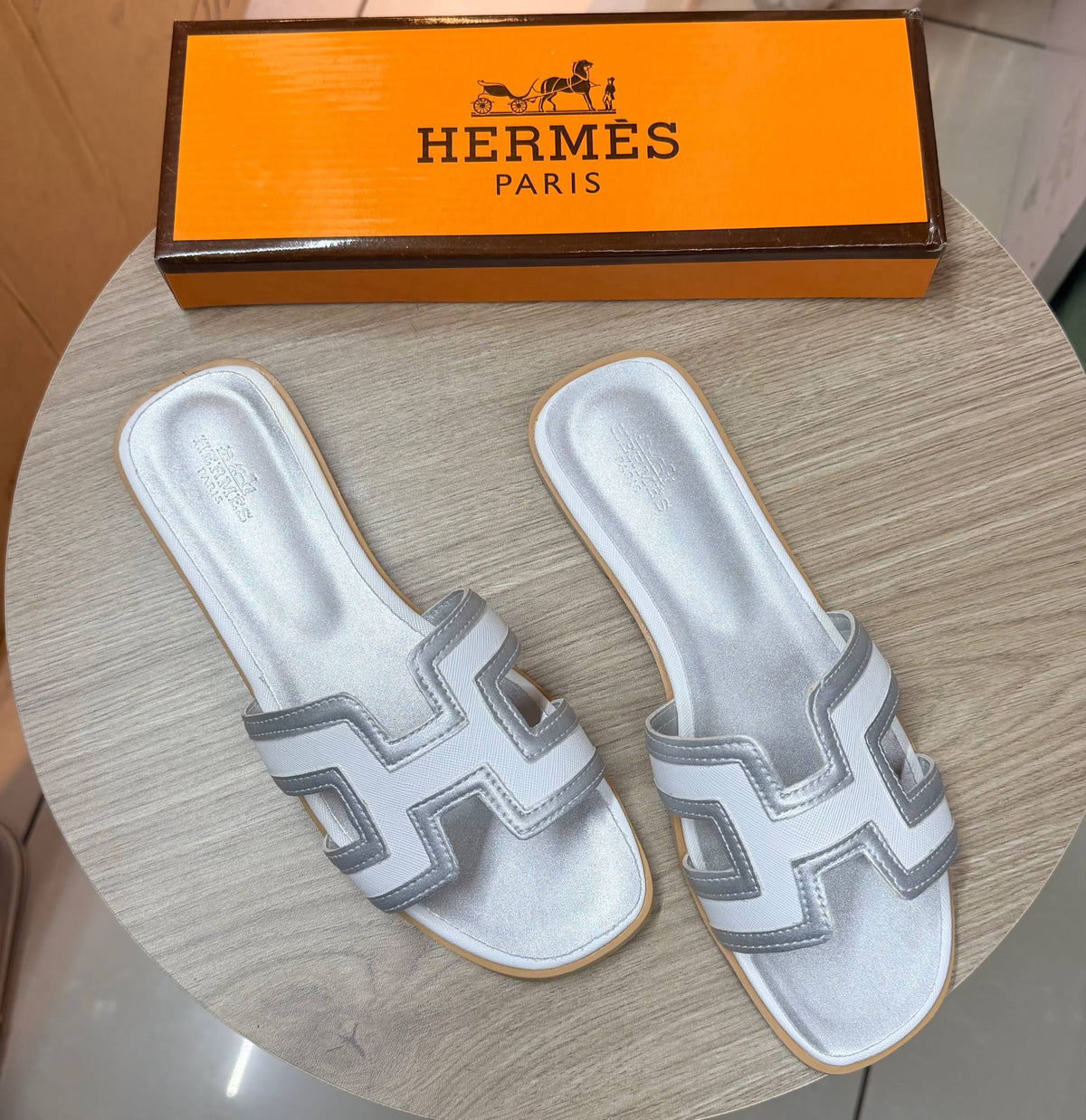 Hermes

36 to 41

75 dhs🇦🇪🇦🇪

Zain236
♥️♥️♥️
