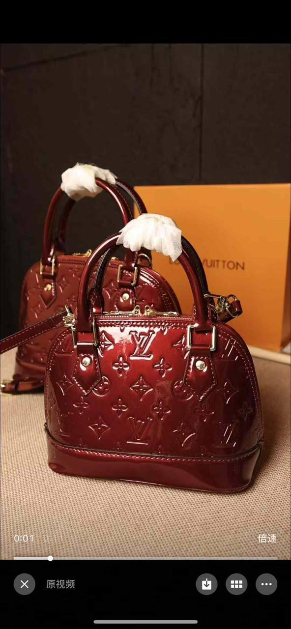 Tory burch

95 dhs🇦🇪🇦🇪🇦🇪

with box

Zain35
♥️♥️♥️
