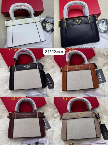 🌹 Guess Hanbag
1⃣️ First quality +🎁
size : 21 * 13 * 7 cm
100 dhs✅
with box 🎁

Zain115
♥️♥️♥️