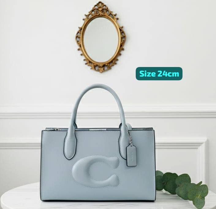 Coach
Good quality 

with box 
🎁🎁🎁

80 dhs❤️

Zain186
♥️♥️♥️
