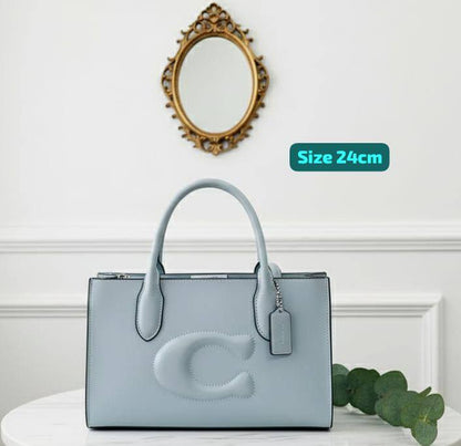 Coach
Good quality 

with box 
🎁🎁🎁

80 dhs❤️

Zain186
♥️♥️♥️