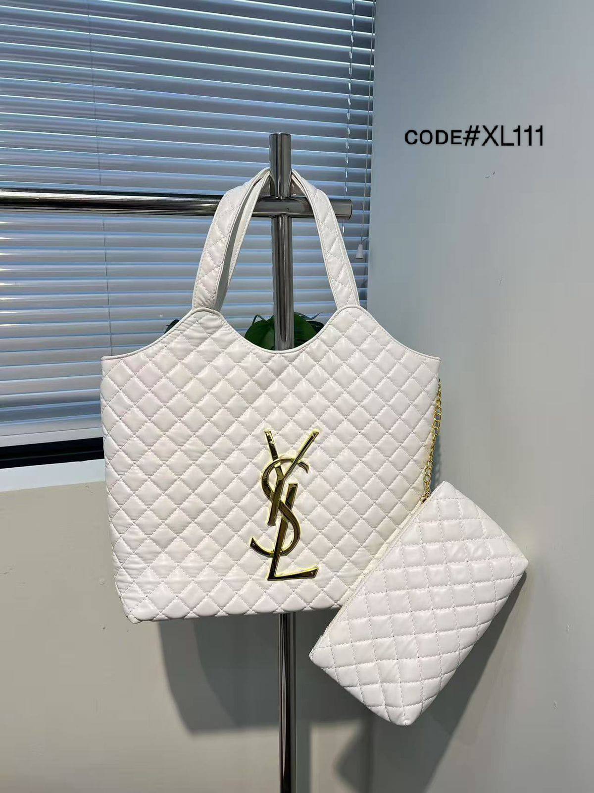 YSL - YVES SAINT LAURANT
ᴛᴏᴛᴇʙᴀɢ ᴡ / ᴘᴏᴜᴄʜ
ʟᴀᴍʙsᴋɪɴ ᴍᴀᴛᴇʀɪᴀʟ
sɪᴢᴇ : 42 cm

75 dhs🪙🌨️

Zain31
♥️♥️♥️