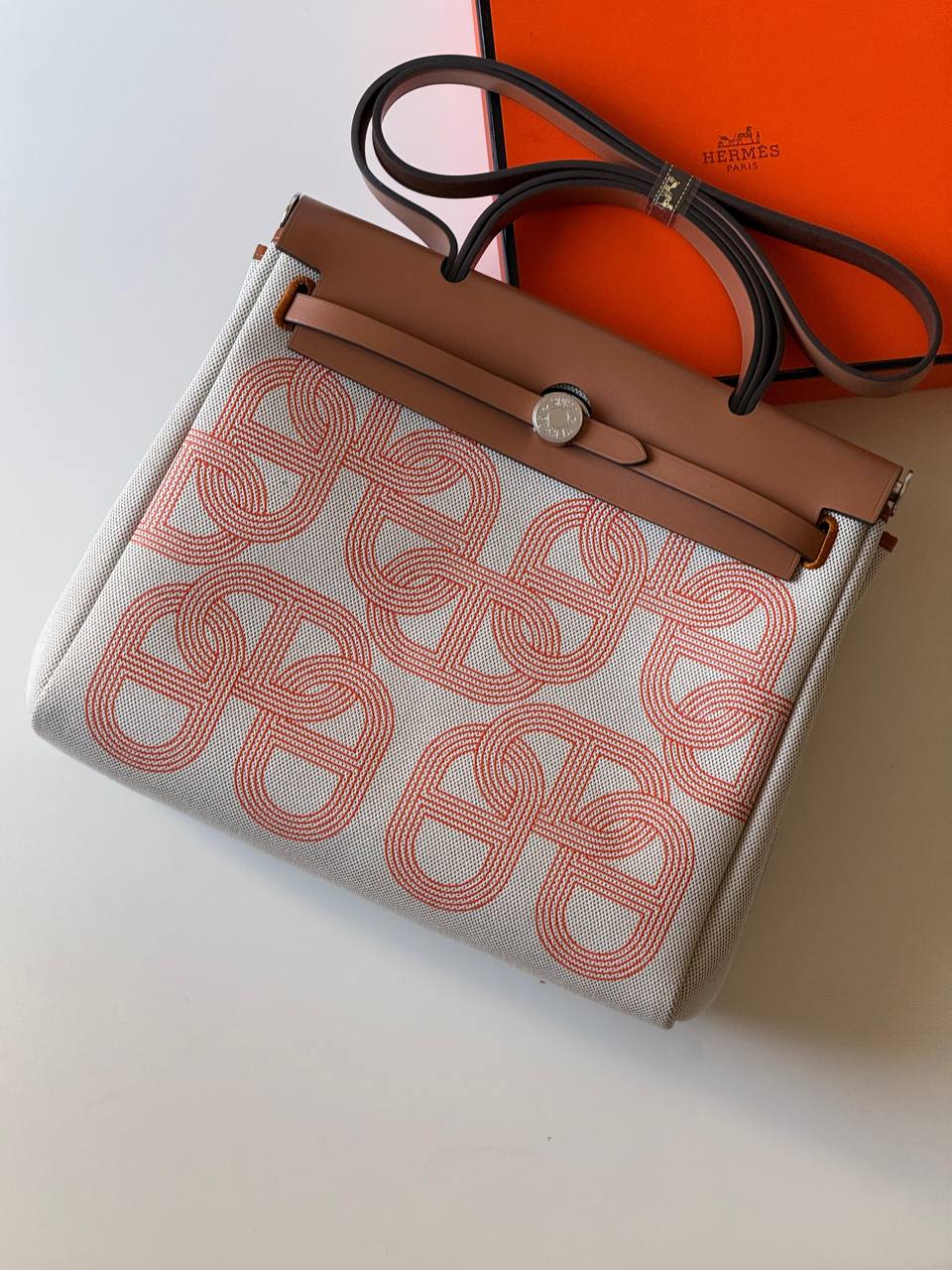 Hermes
Herbag 31cm💥Master quality ✅with box📦
610 dhs💓

Zain52
♥️♥️♥️