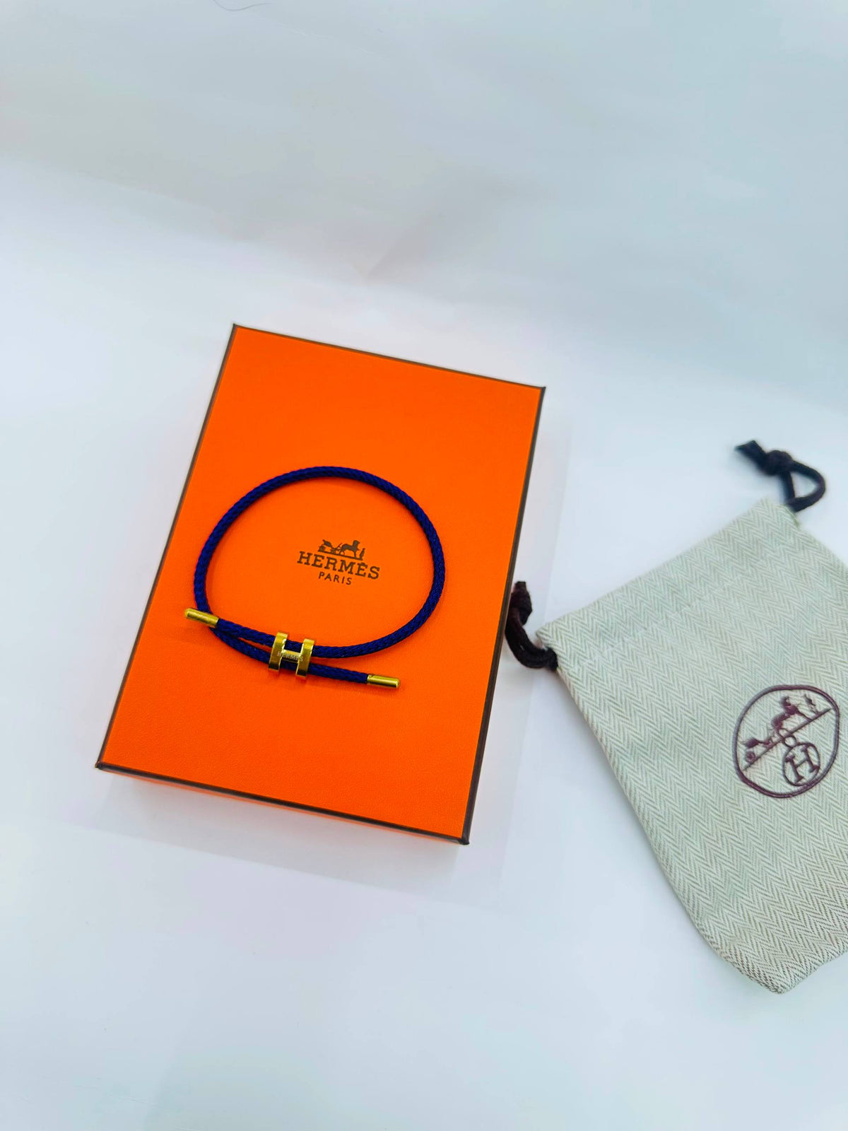 Hermes
Good quality 
Bracelet 
With black boxes
20 dhs🇦🇪🇦🇪

With normal boxes and 
Paper bag
30 dhs🇦🇪🇦🇪

With original boxes
40 dhs🇦🇪🇦🇪

Zain216
♥️♥️♥️