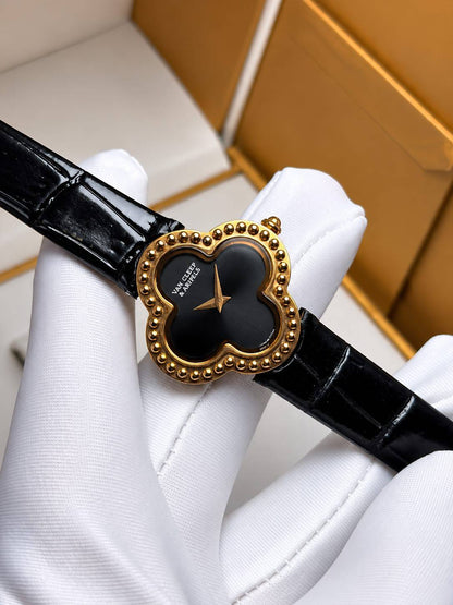 Vancleef watch for ladies good quality 
230 dhs✅

Zain59
♥️♥️♥️