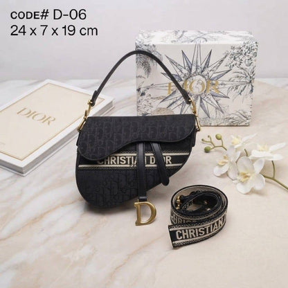 CHRISTIAN DIOR sᴀᴅᴅʟᴇ ᴄʀᴏssʙᴏᴅʏ ʙᴀɢ ᴏʙʟɪǫᴜᴇ & ʟᴇᴀᴛʜᴇʀ ᴛʀɪᴍ ᴍᴀᴛᴇʀɪᴀʟ sɪᴢᴇ : 24 cm ᴡɪᴛʜ BOX

90 dhs🇦🇪🇦🇪🇦🇪

Zain31
♥️♥️♥️