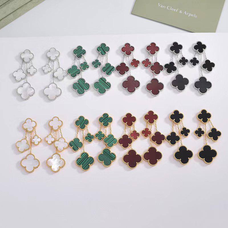 VCA EARRING
4 FLOWER
90 DHS🇦🇪🇦🇪
 EACH WITH BOX AND PAPER BAG🛍️🎁

Zain89
♥️♥️♥️