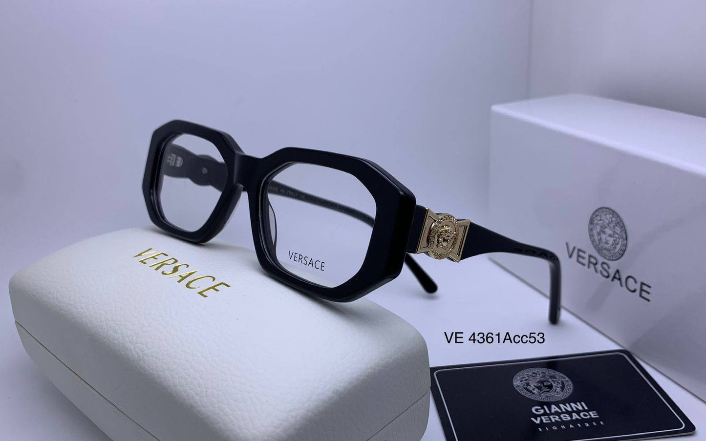 Celine
fream master 
quality 
130 dhs🌺

Zain126
♥️♥️♥️