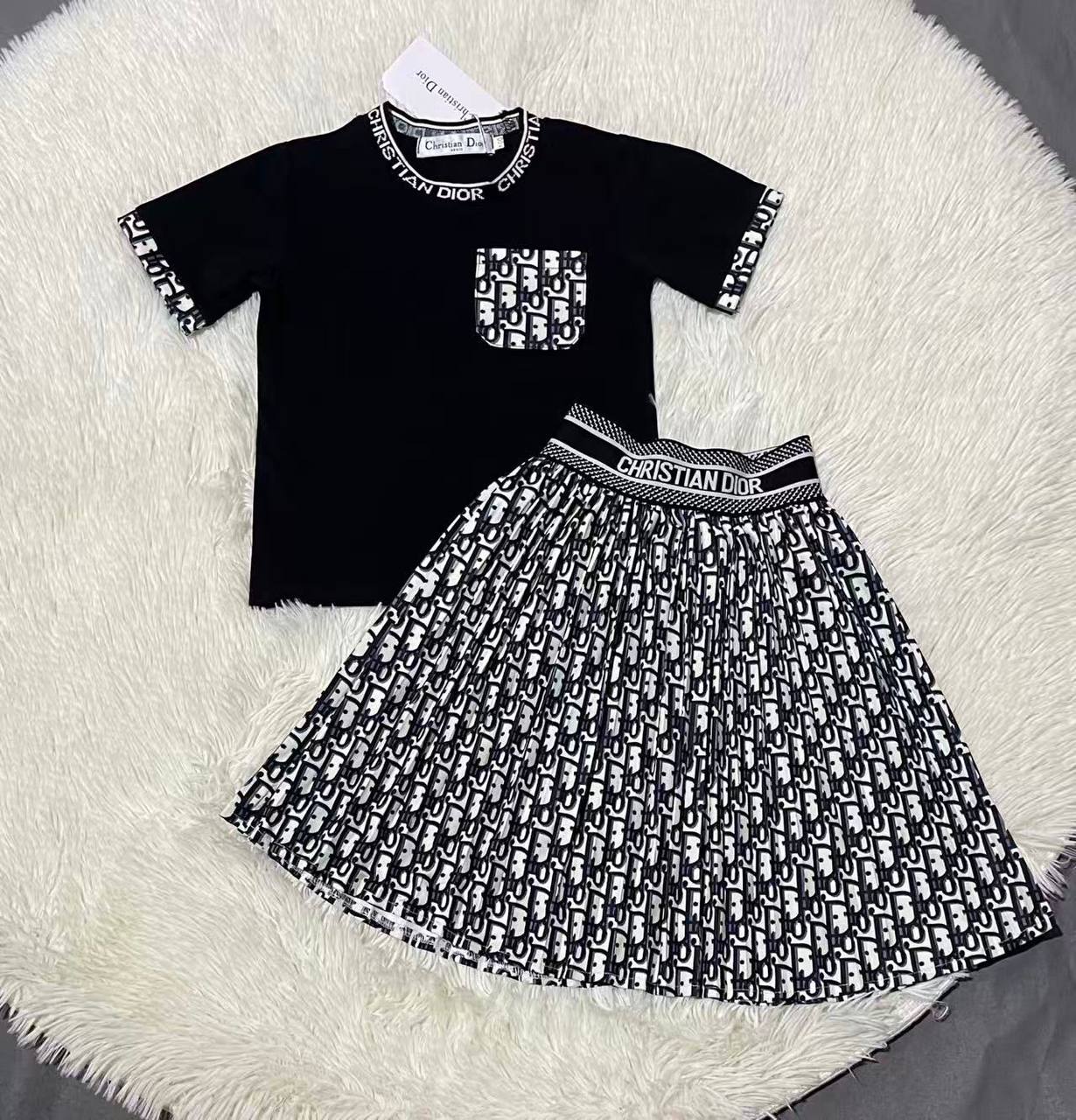 Gucci - Dior - Fendi
2-12y 
130 dhs🇦🇪

Zain151
♥️♥️♥️