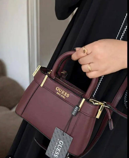 Guess

110 dhs✅

high quality 

With box
🎁🎁🎁

Zain26
♥️♥️♥️